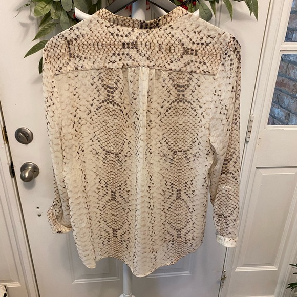Violet + Claire Snakeskin Reptile Print Sheer Button Down Top LS L - Picture 2 of 9